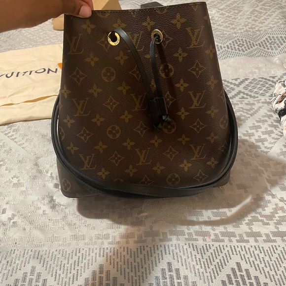 Louis Vuitton Handbags - LV bag